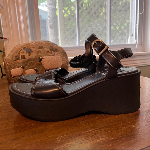 *SOLD* L.E.I. vintage platform sandals - Picture 8 of 8